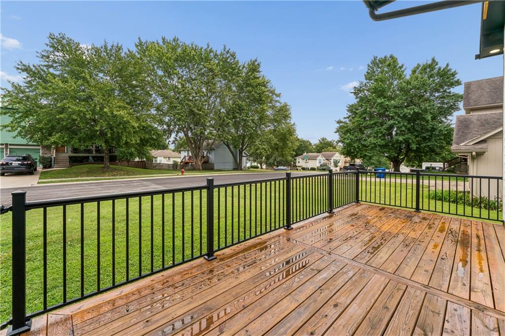 Photo 5 of 309 NE Brookwood Drive