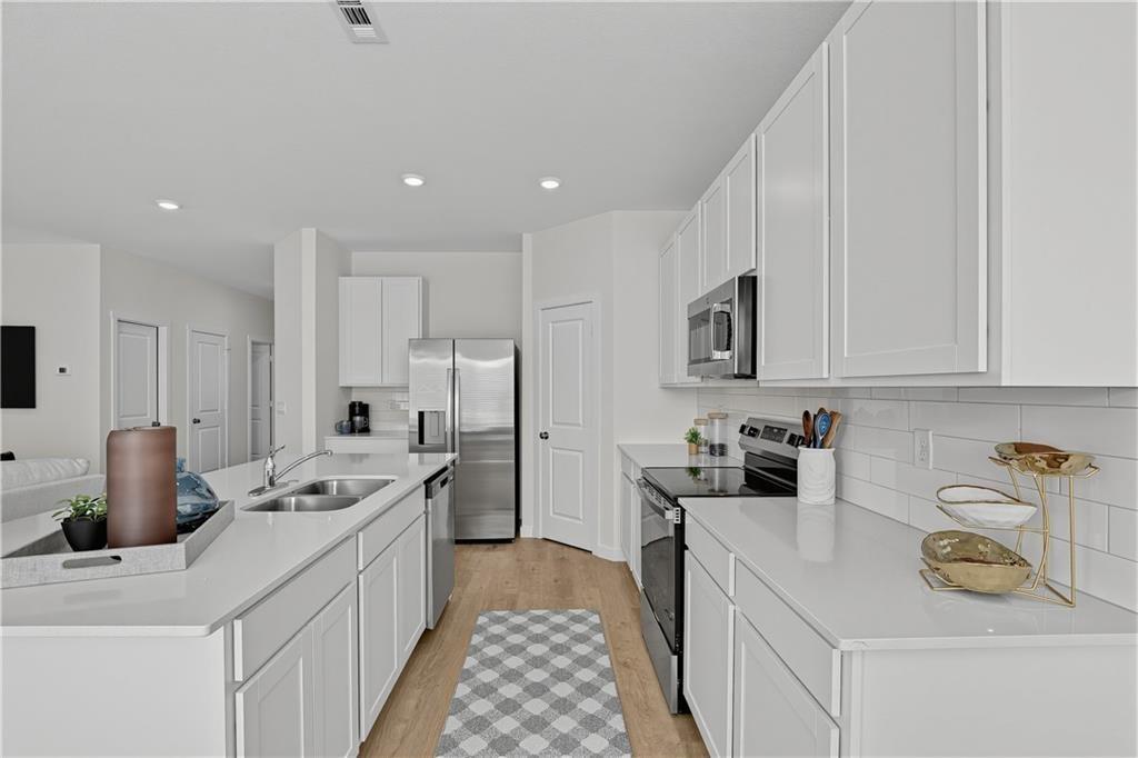 Photo 5 of 703 SW 6th Terrace