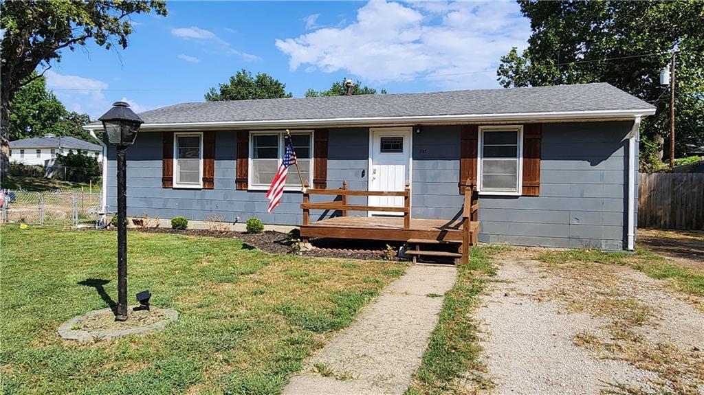 Photo 2 of 1002 Oakvale Drive