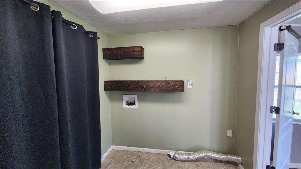 Photo 6 of 1002 Oakvale Drive