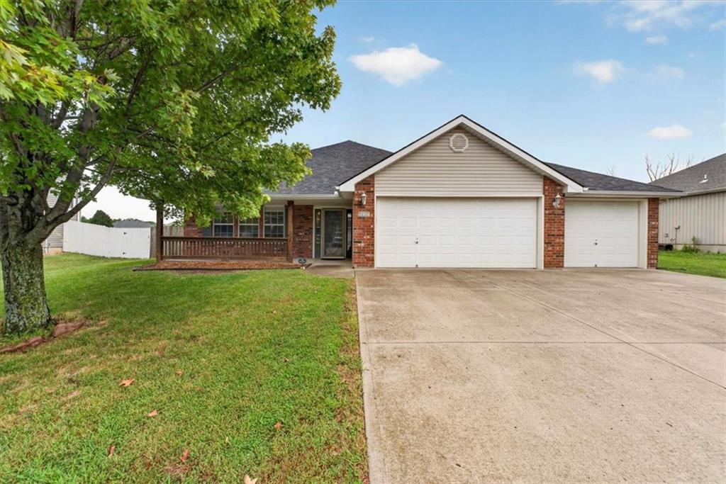 Photo of 507 SW Cross Creek Drive