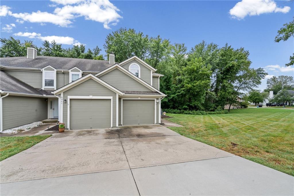 Photo 4 of 6066 NE Moonstone Drive