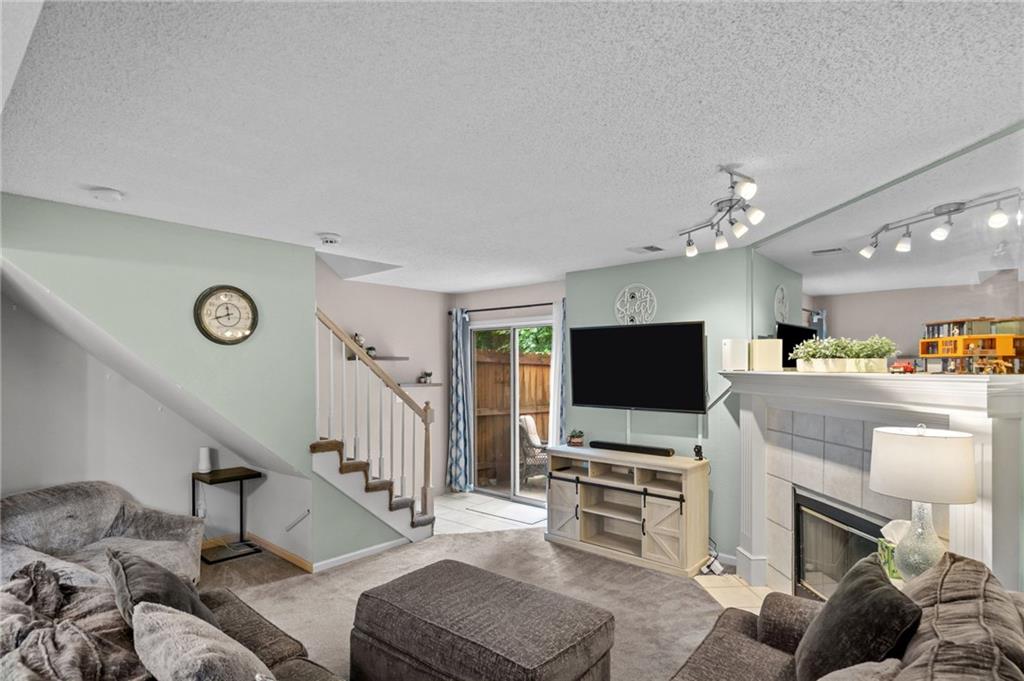 Photo 7 of 6066 NE Moonstone Drive