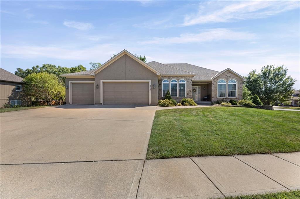 Photo of 201 E PEACH TREE Lane