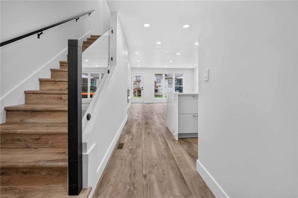 Photo 3 of 337 E Partridge Avenue