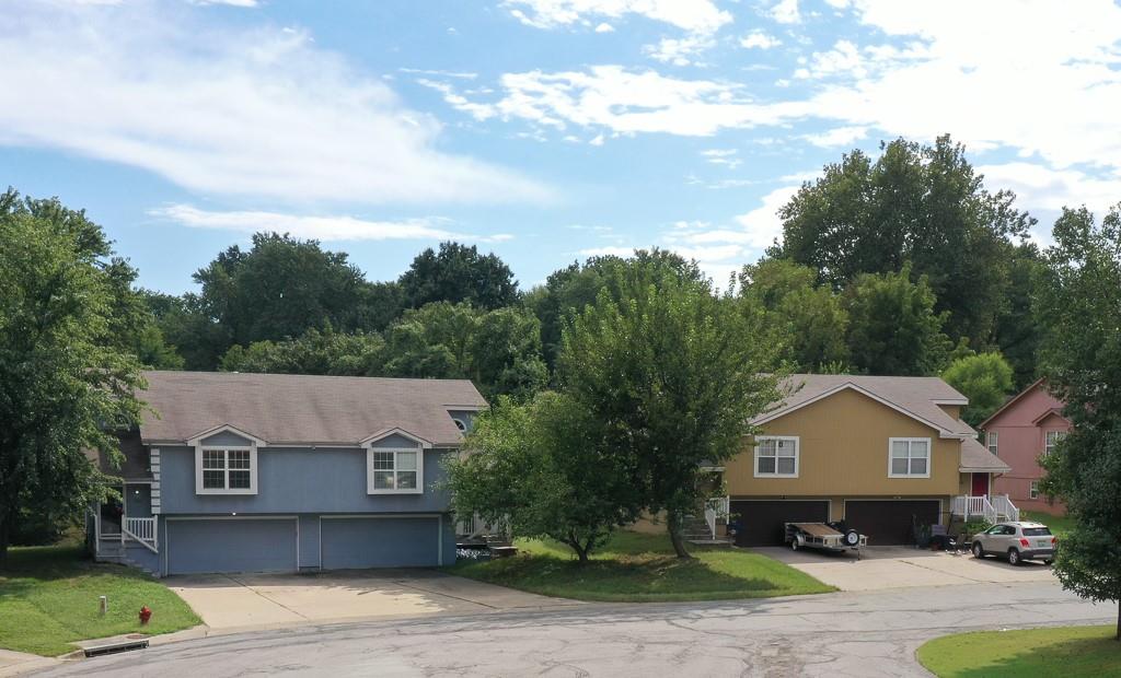 Photo 5 of 403,406&408,412&414 SW Joy Court