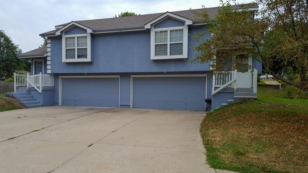 Photo 7 of 403,406&408,412&414 SW Joy Court