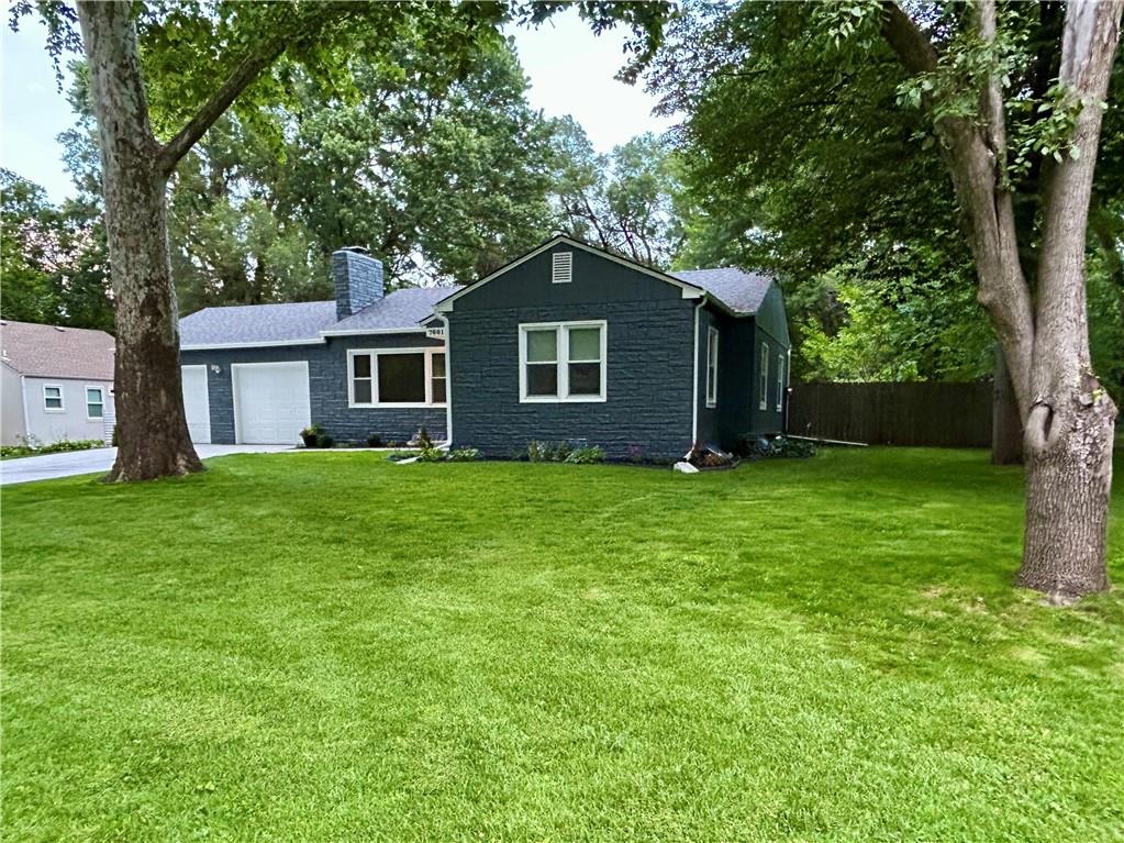 Photo 3 of 7601 Hemlock Street