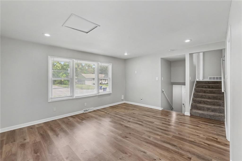 Photo 4 of 8311 E 110th Street