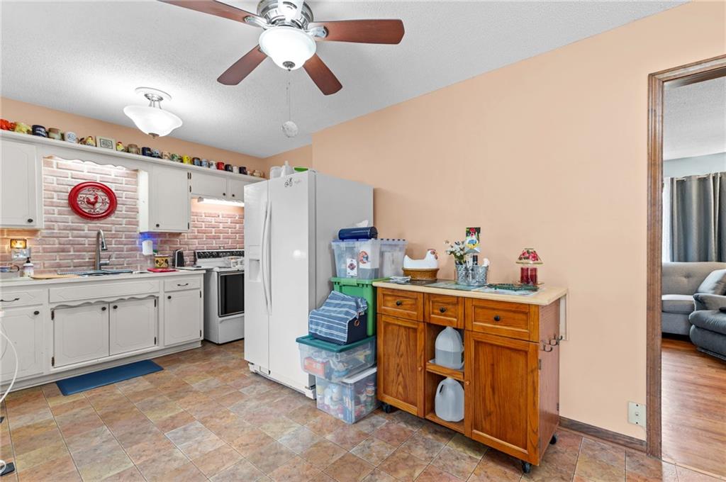 Photo 7 of 1103 W Ashbury Street