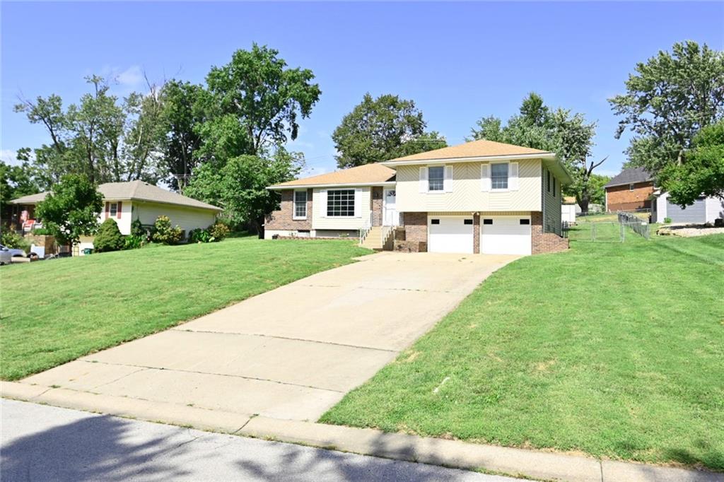 Photo 2 of 520 Thomas Drive
