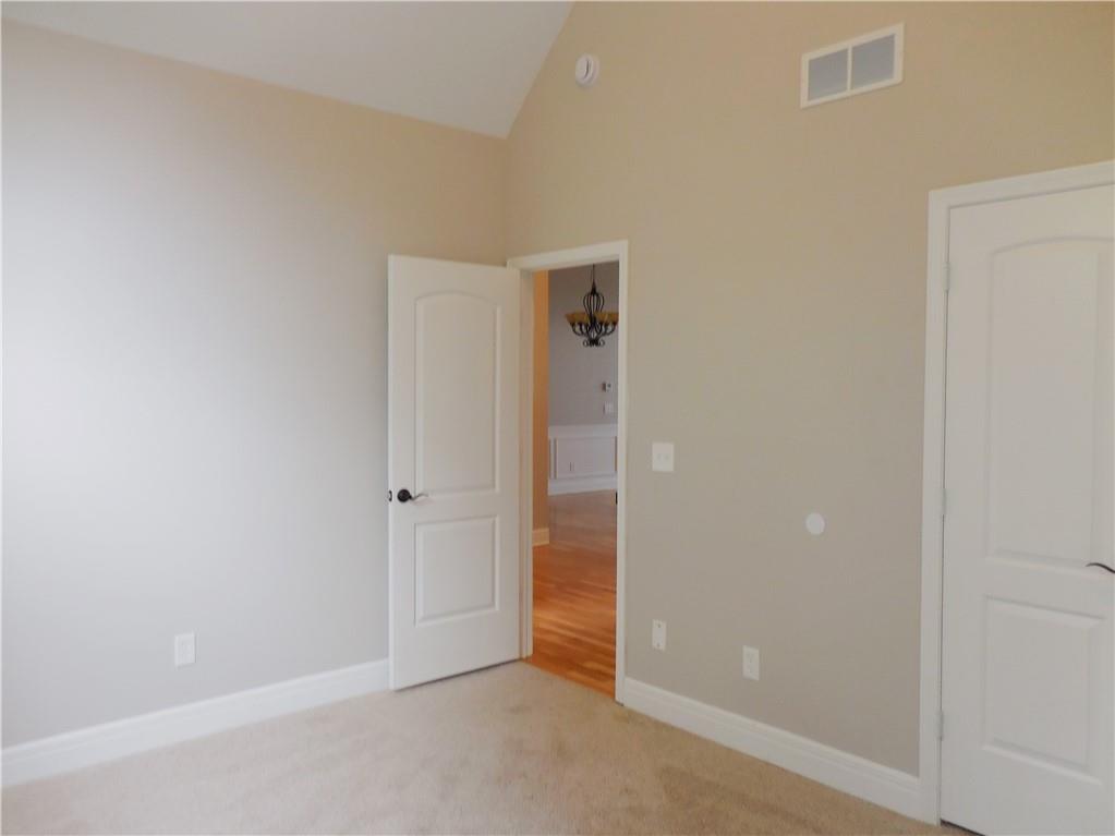 Photo 7 of 1446 Brompton Lane