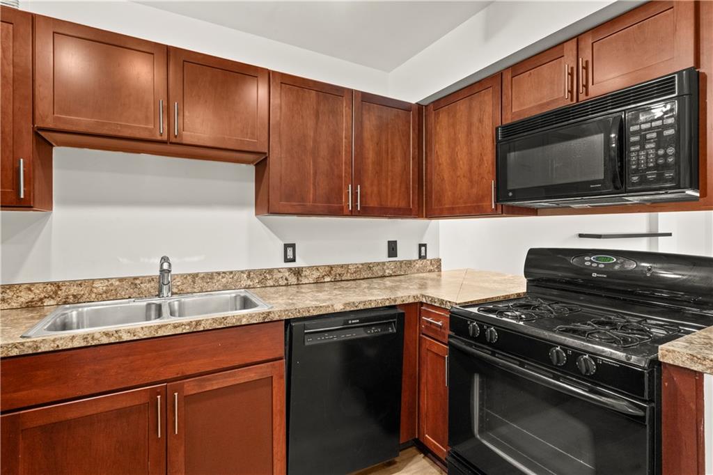Photo 6 of 600 E 8TH Street #9S