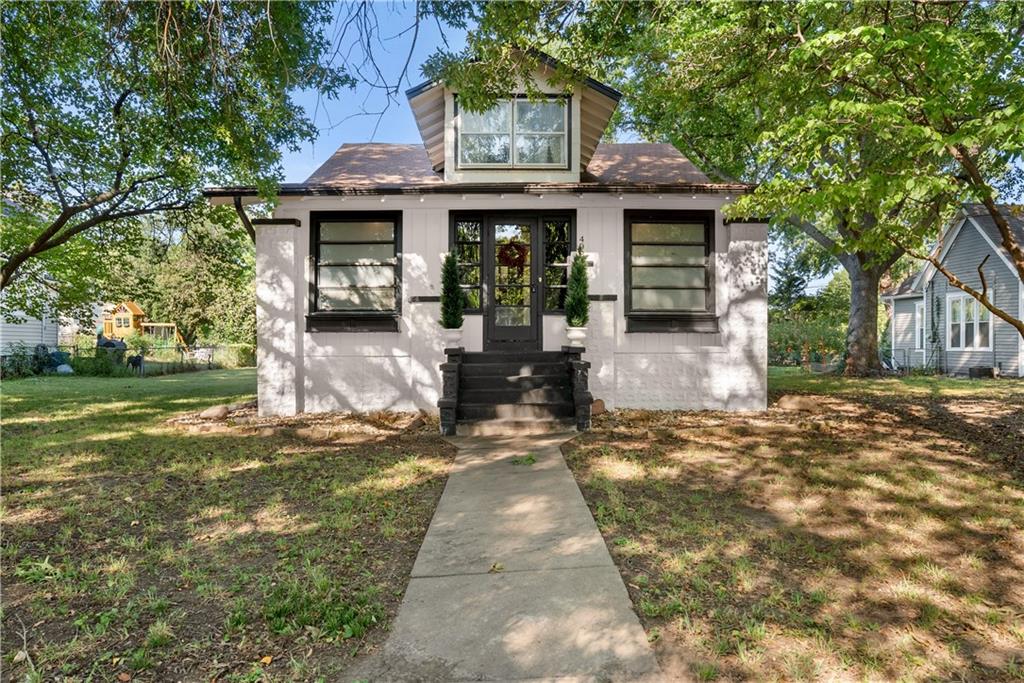 Photo of 403 S 1st Street