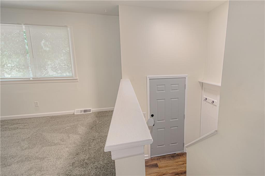 Photo 2 of 709 S Oak Street