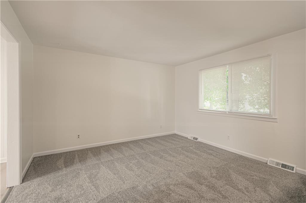 Photo 3 of 709 S Oak Street