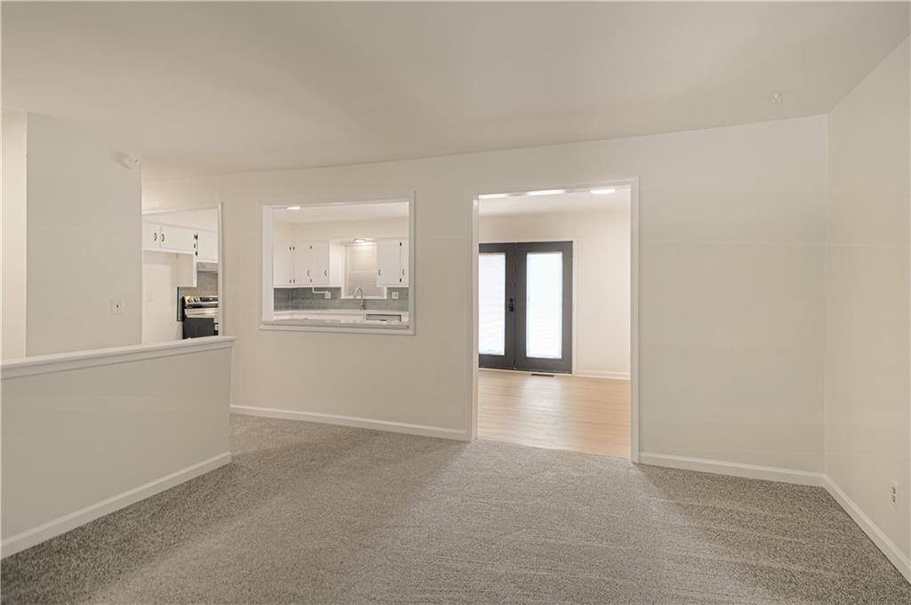 Photo 6 of 709 S Oak Street