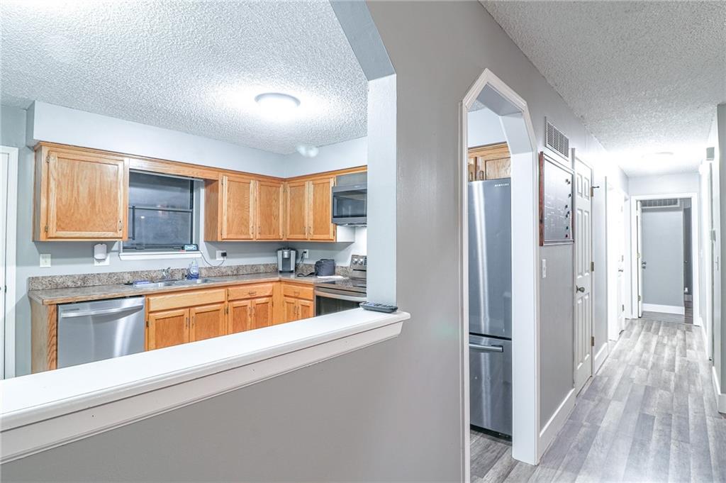 Photo 4 of 303 E Arctic Street