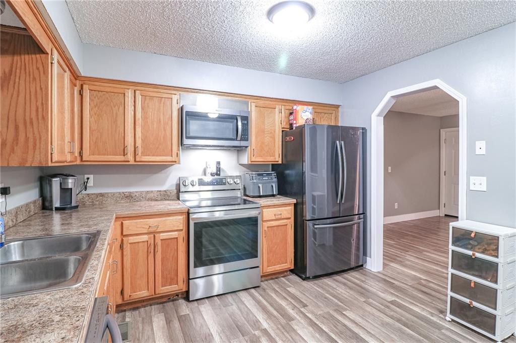 Photo 5 of 303 E Arctic Street