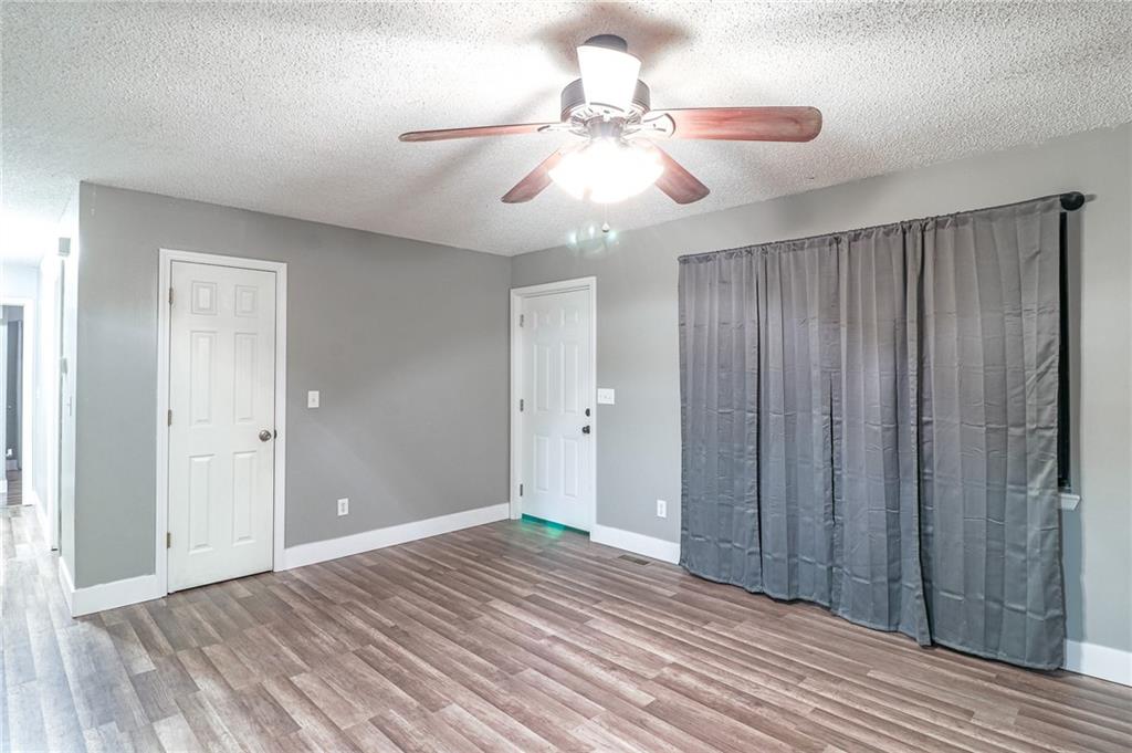 Photo 6 of 303 E Arctic Street