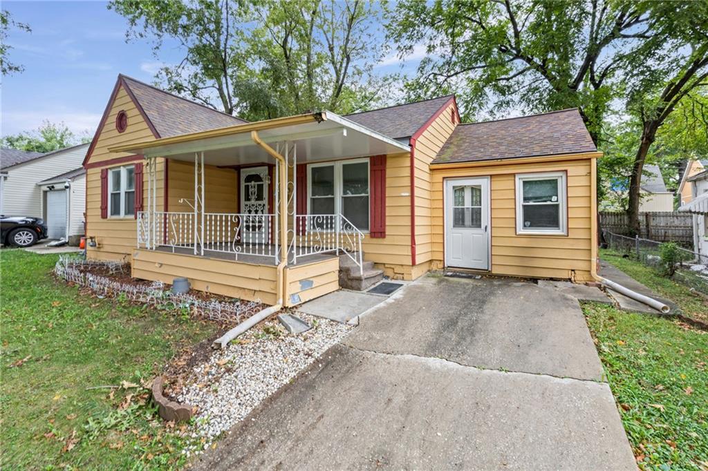 Photo 2 of 6318 Bellefontaine Avenue