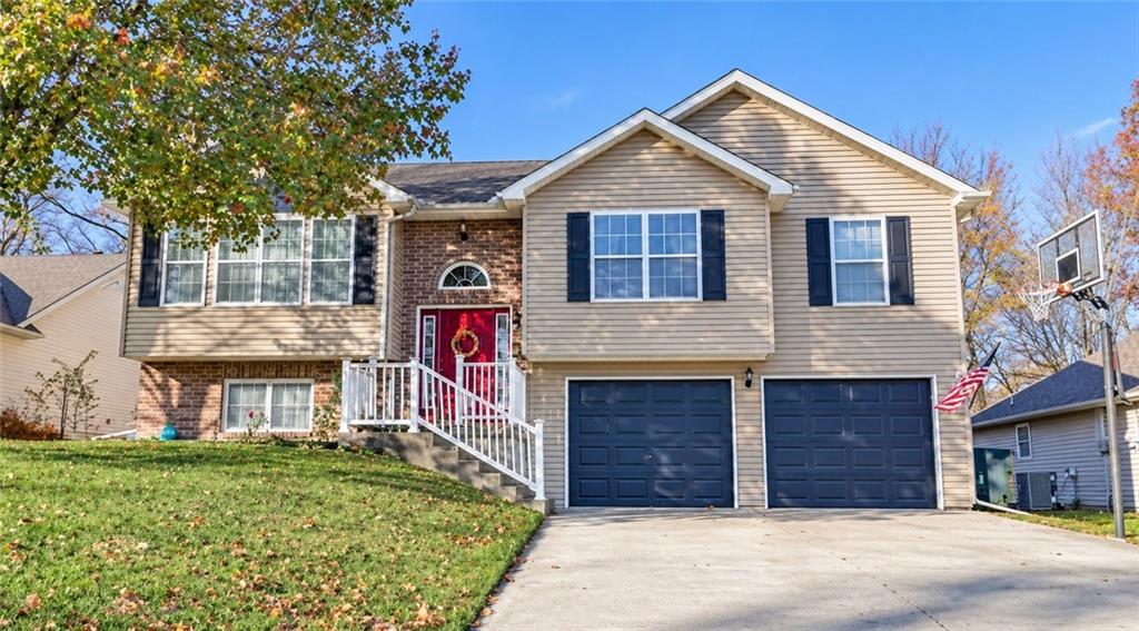 Photo of 1324 Fawn Lane in Warrensburg, MO