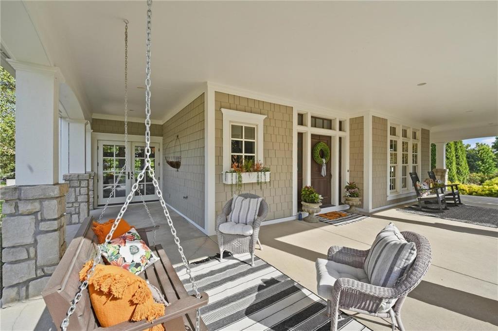 Photo 6 of 17805 Bond Avenue