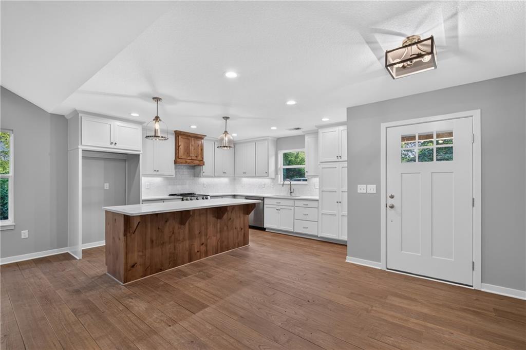Photo 5 of 301 W 18th Street