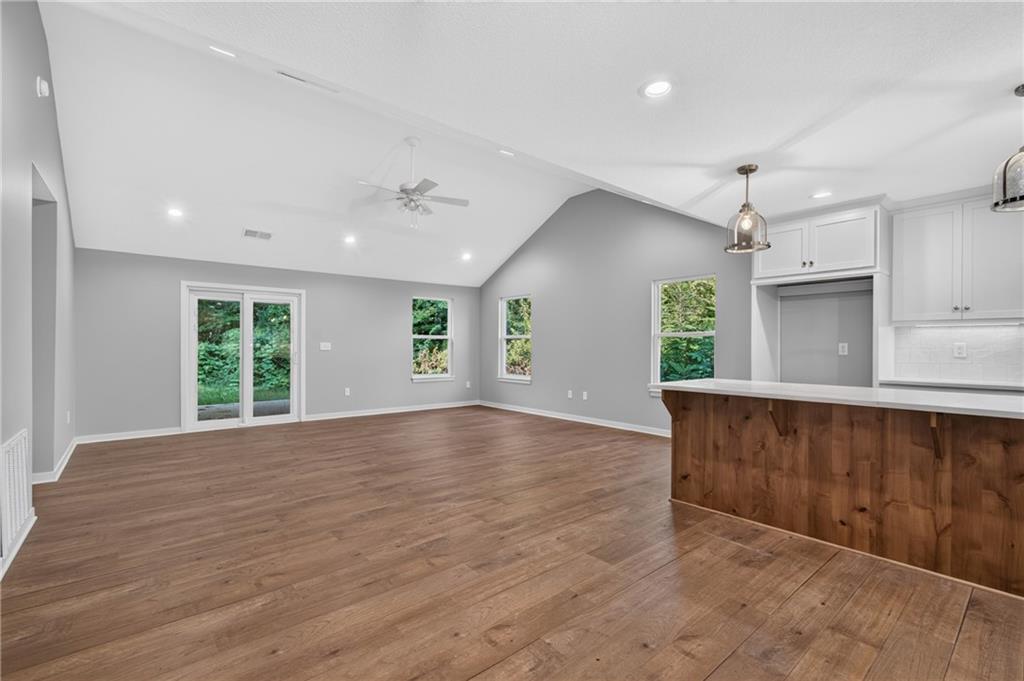 Photo 6 of 301 W 18th Street