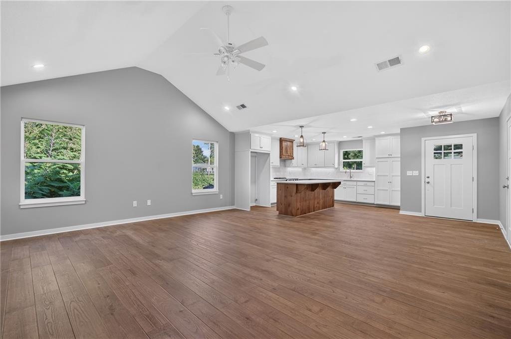 Photo 7 of 301 W 18th Street