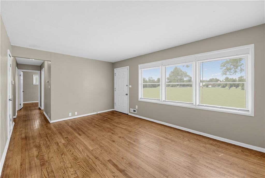 Photo 4 of 7310 Ruskin Way