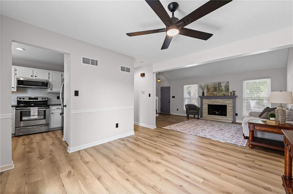 Photo 3 of 10780 Oakmont Street