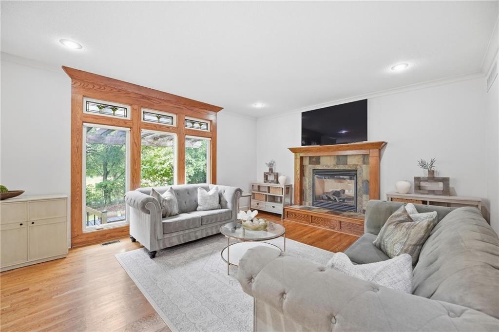Photo 2 of 4922 W 155th Terrace