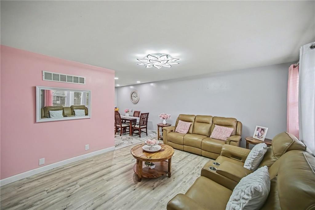 Photo 6 of 5024 N CHELSEA Avenue
