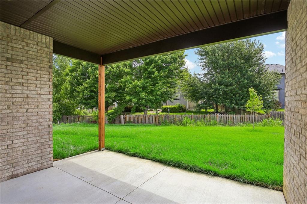 Photo 4 of 8435 Pickering Street