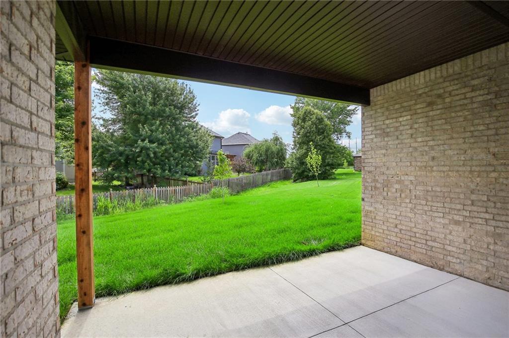 Photo 5 of 8435 Pickering Street