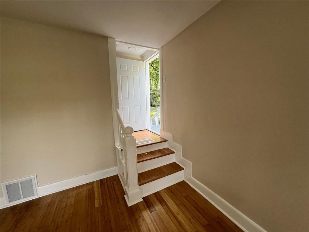Photo 3 of 2722 Seneca Street
