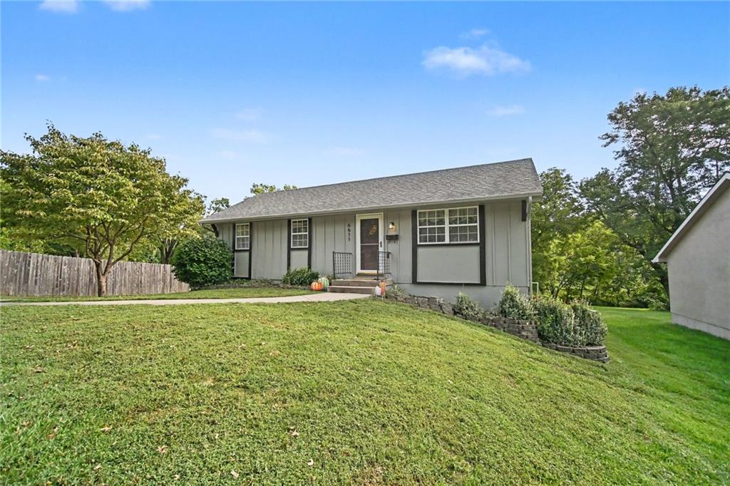 Photo 2 of 6611 N Agnes Avenue