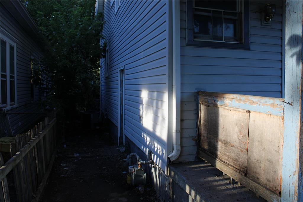 Photo 7 of 1044 Barnett Avenue