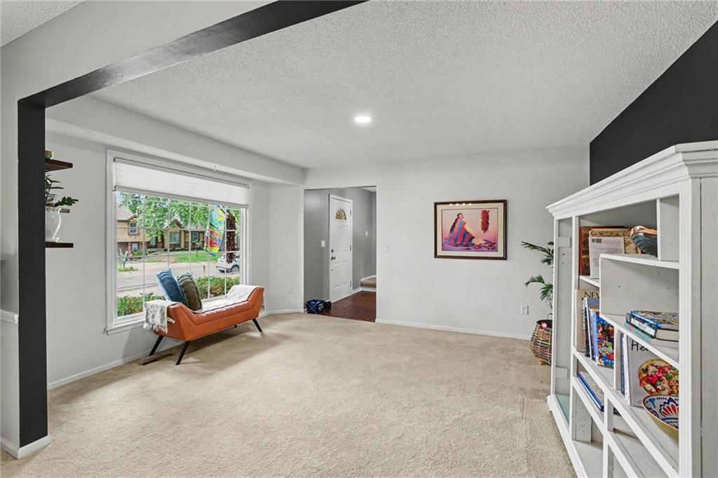 Photo 3 of 10401 Long Street