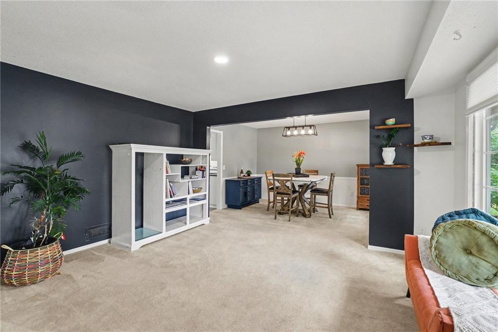 Photo 4 of 10401 Long Street