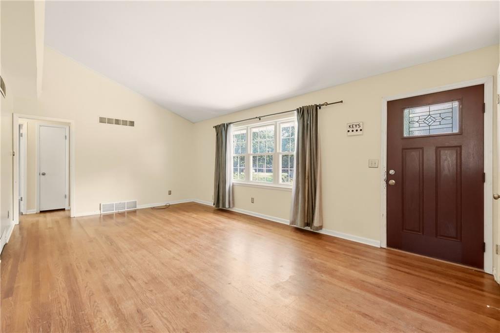 Photo 6 of 101 Avondale Street