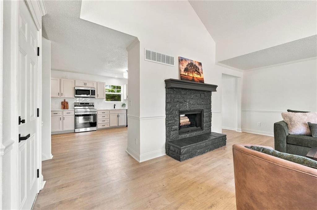 Photo 5 of 405 Birch Street