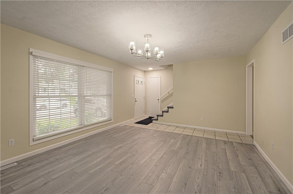 Photo 6 of 2029 E Wyandotte Street