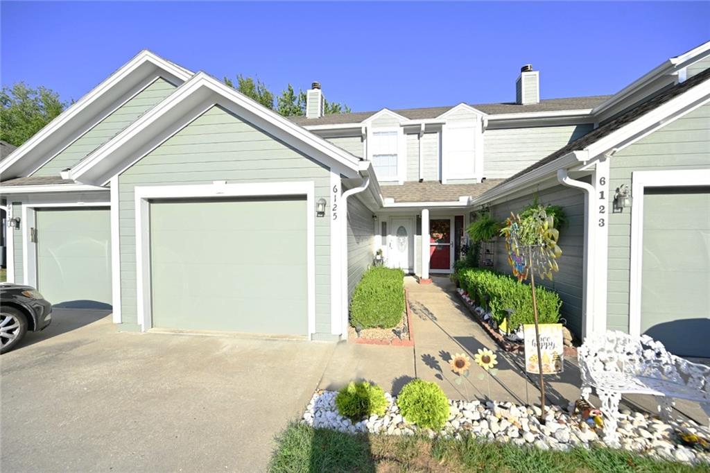 Photo 2 of 6125 NE Moonstone Court