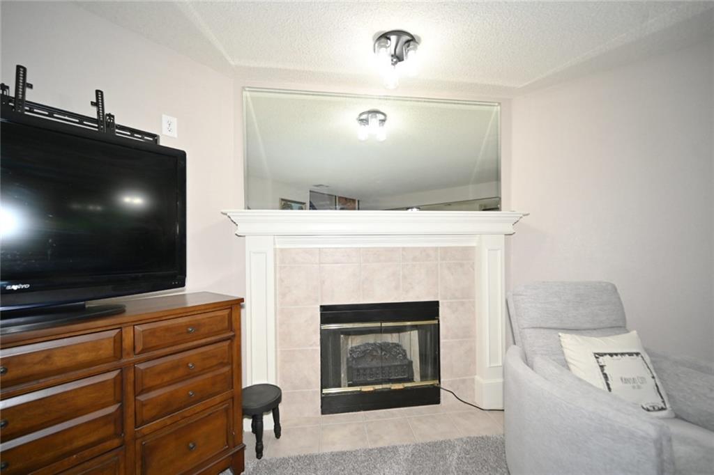 Photo 7 of 6125 NE Moonstone Court