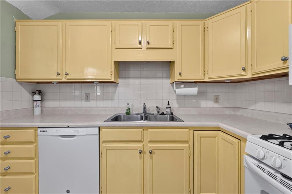 Photo 6 of 5306 W 71st Street