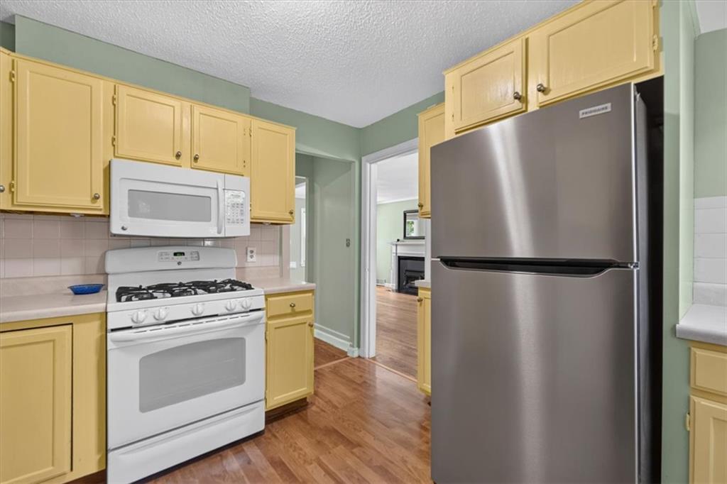 Photo 7 of 5306 W 71st Street