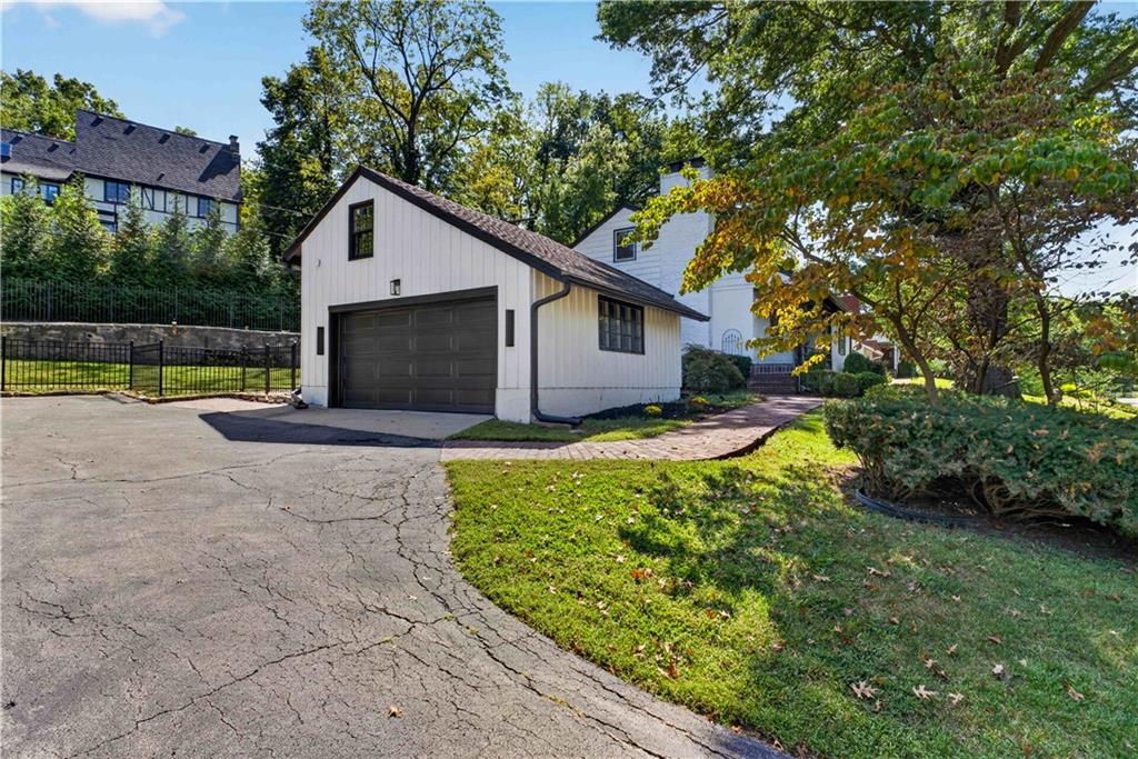Photo 7 of 5115 Ward Parkway