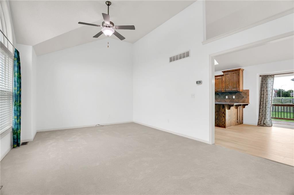 Photo 4 of 9015 N Essex Drive